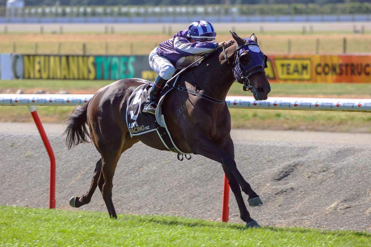 Rae pair spot on in TAB Mile campaigns