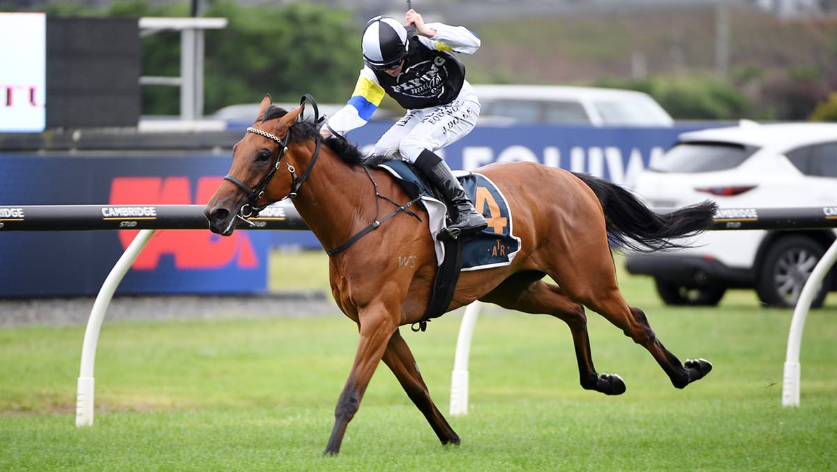 Tellum upsets in Eight Carat Classic