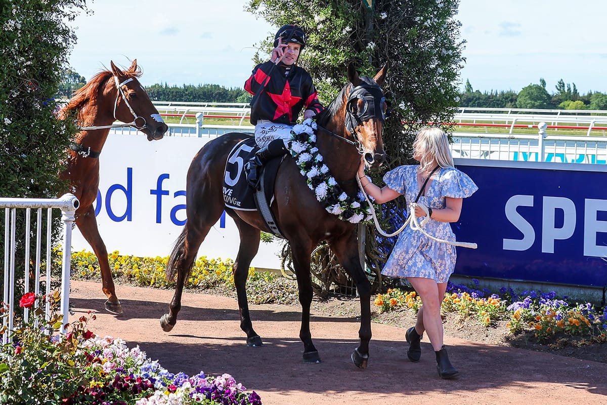 Weatherleys celebrate feature win