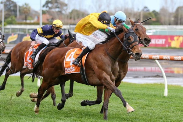 Mott and Mav reunite at Cranbourne