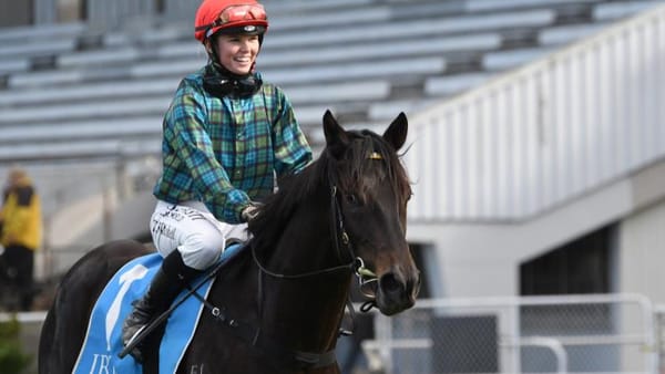 Mitchell ends season with rodeo-style ride