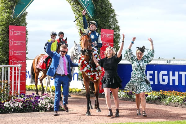 Weatherley keeping his options open with Pier
