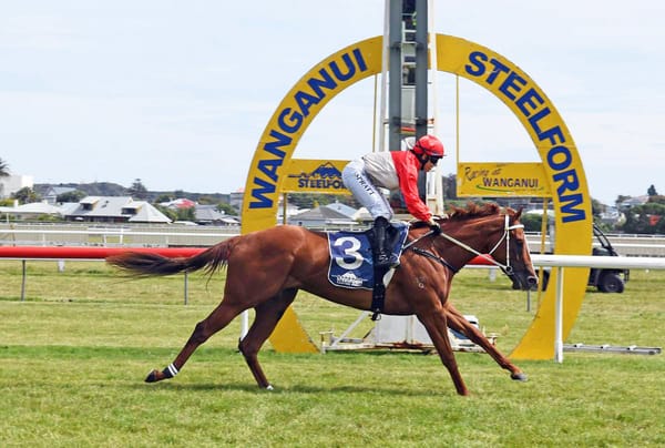 Glamour Tycoon goes back-to-back in Fillies’ Stakes